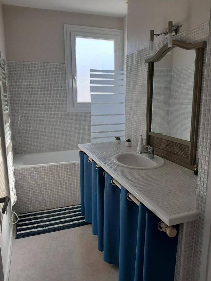 Appt cosy 65 m2 coeur de ville à 150 m de la plage Royan Buitenkant foto
